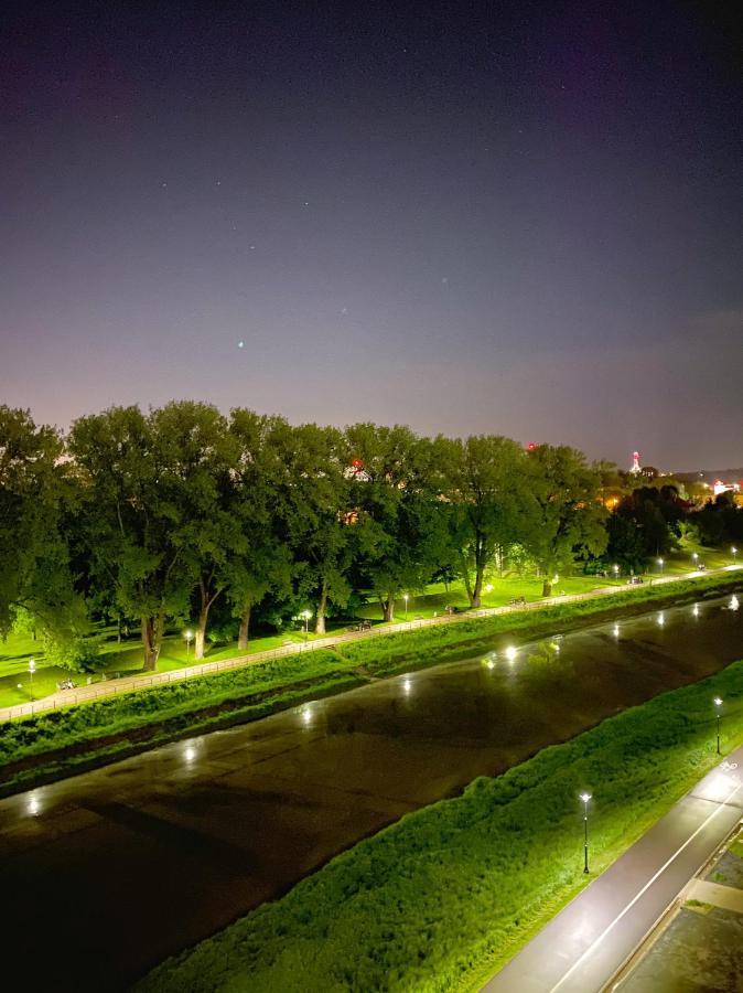 Capital Towers - Apartament Modern Z Widokiem Na Rzeke Жешов Екстериор снимка